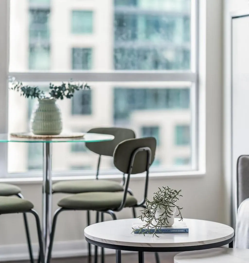 Spacious 2Br Condo Downtown, Lakeshore, Parking Toronto 0*,  Canadá
